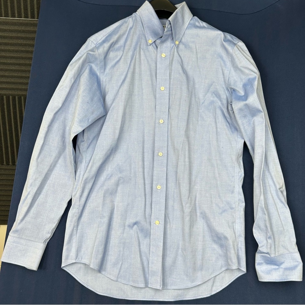 Uniqlo Men's Sky Blue Casual Button-Down Shirt